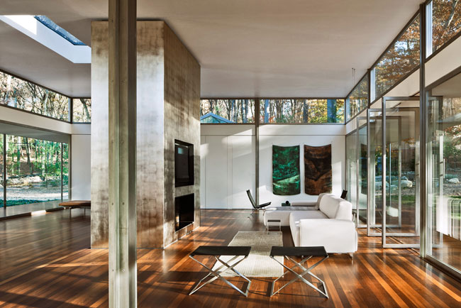 Glass-Wood-House-5_interior.jpg